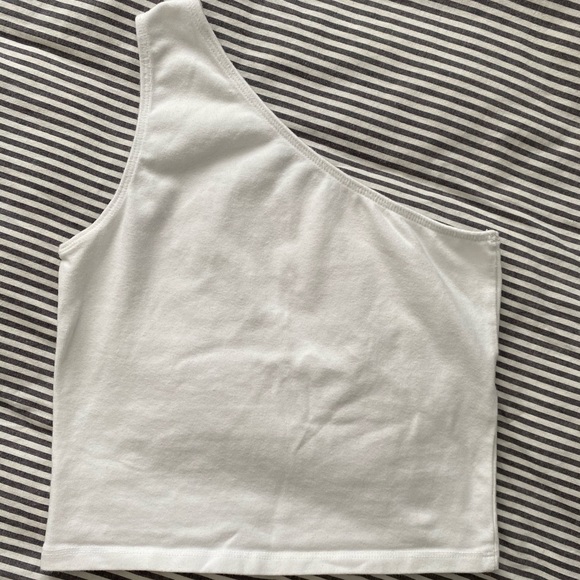 Brandy Melville Tops - Brandy Melville Blythe Tank top